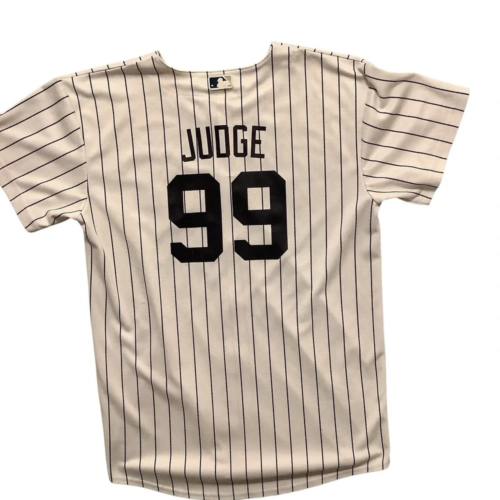 Nike Aaron Judge #99 New York Yankees Youth XL 18/20 Pinstripe MLB Jersey